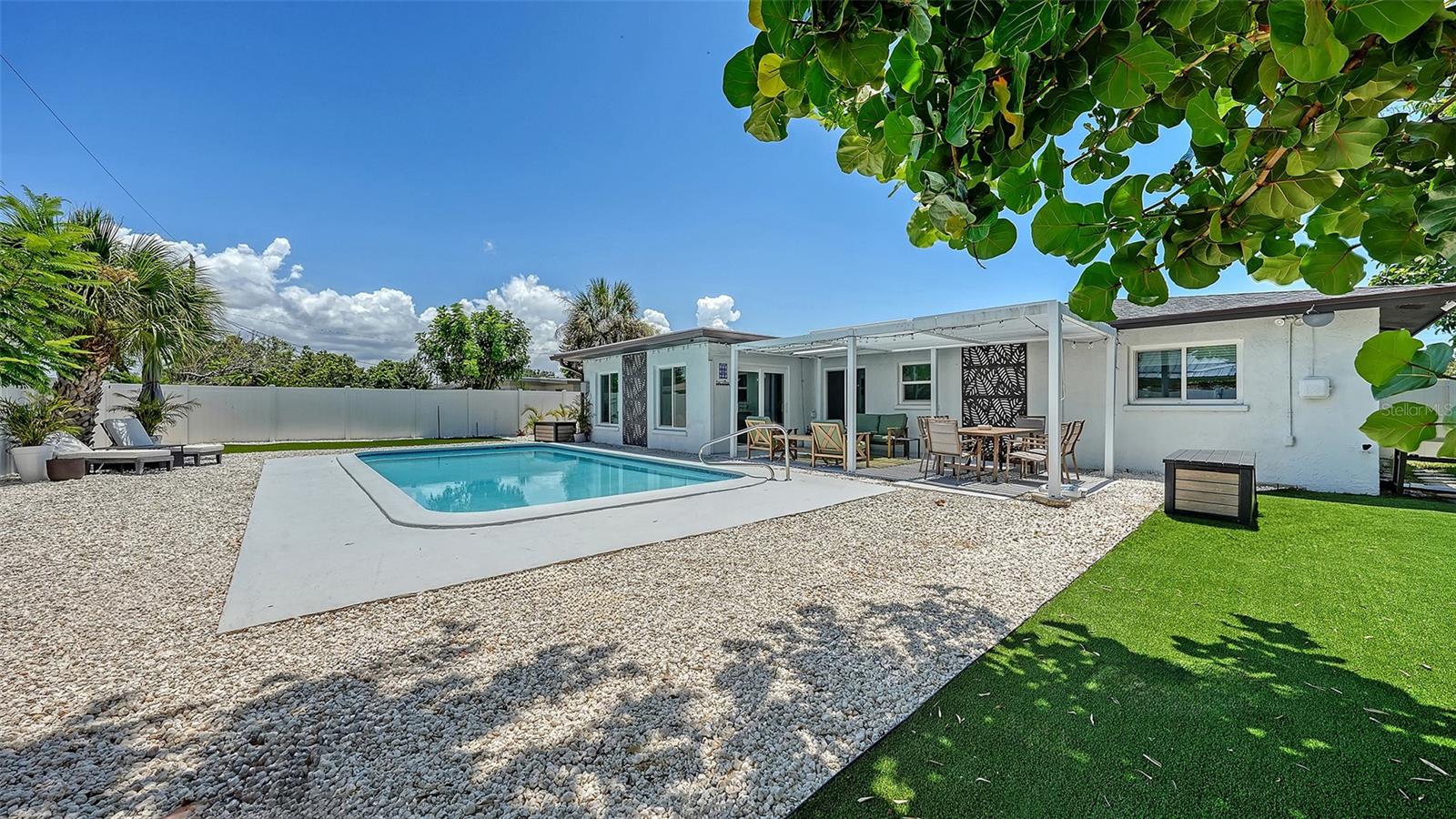 1302 MANGO AVE — photo 48