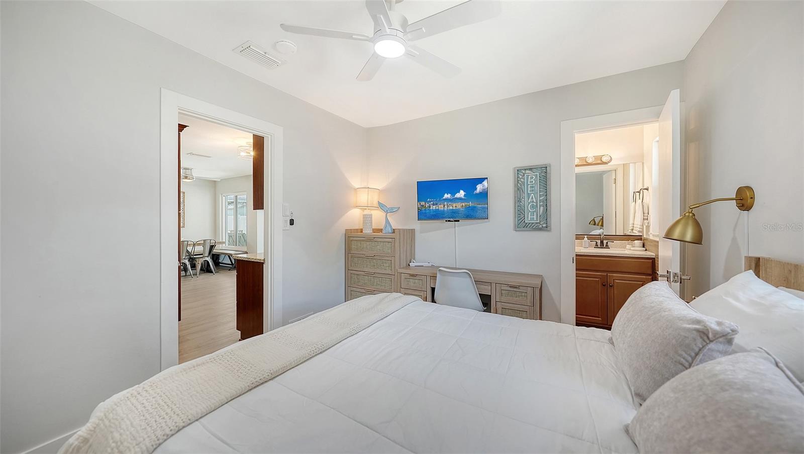 1302 MANGO AVE — photo 25