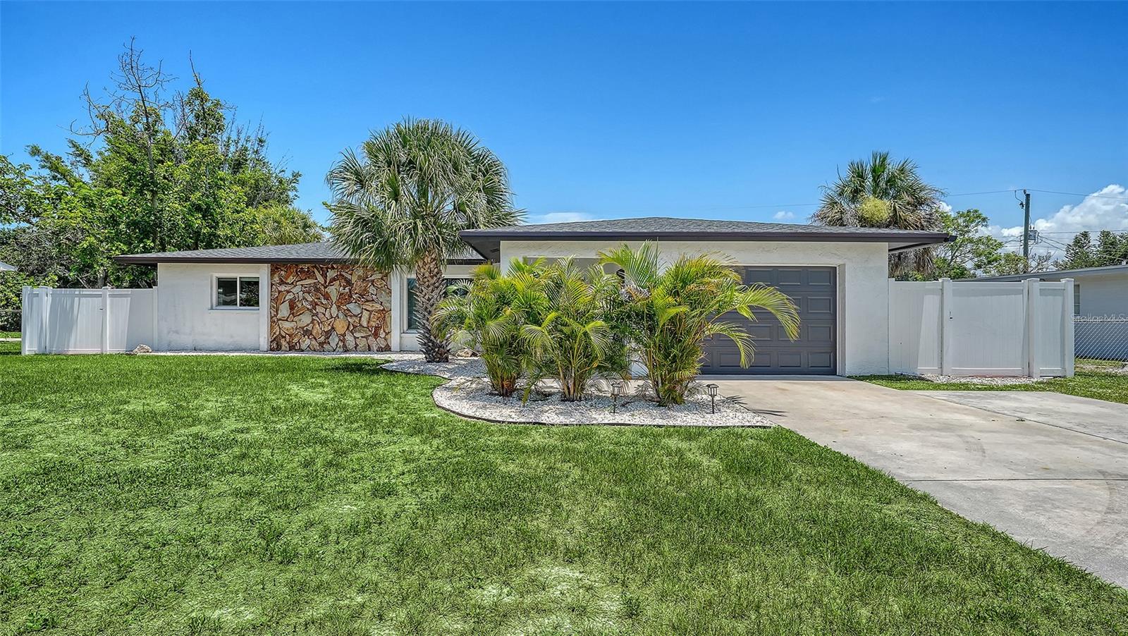 1302 MANGO AVE — photo 4