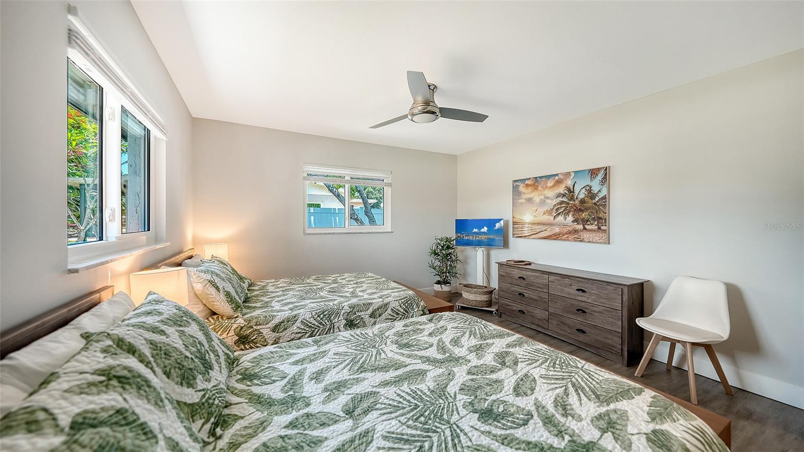1302 MANGO AVE — photo 37