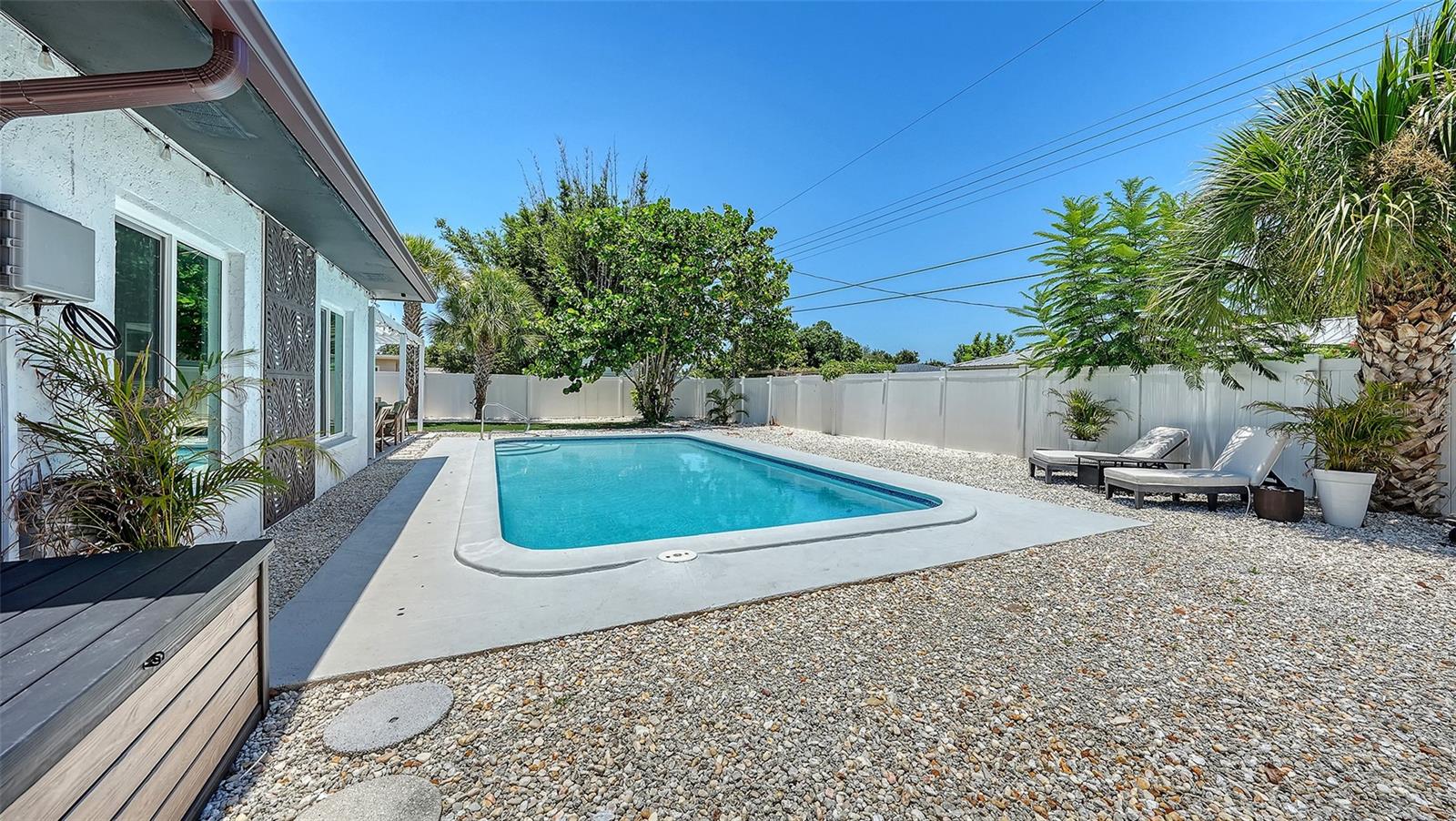1302 MANGO AVE — photo 56