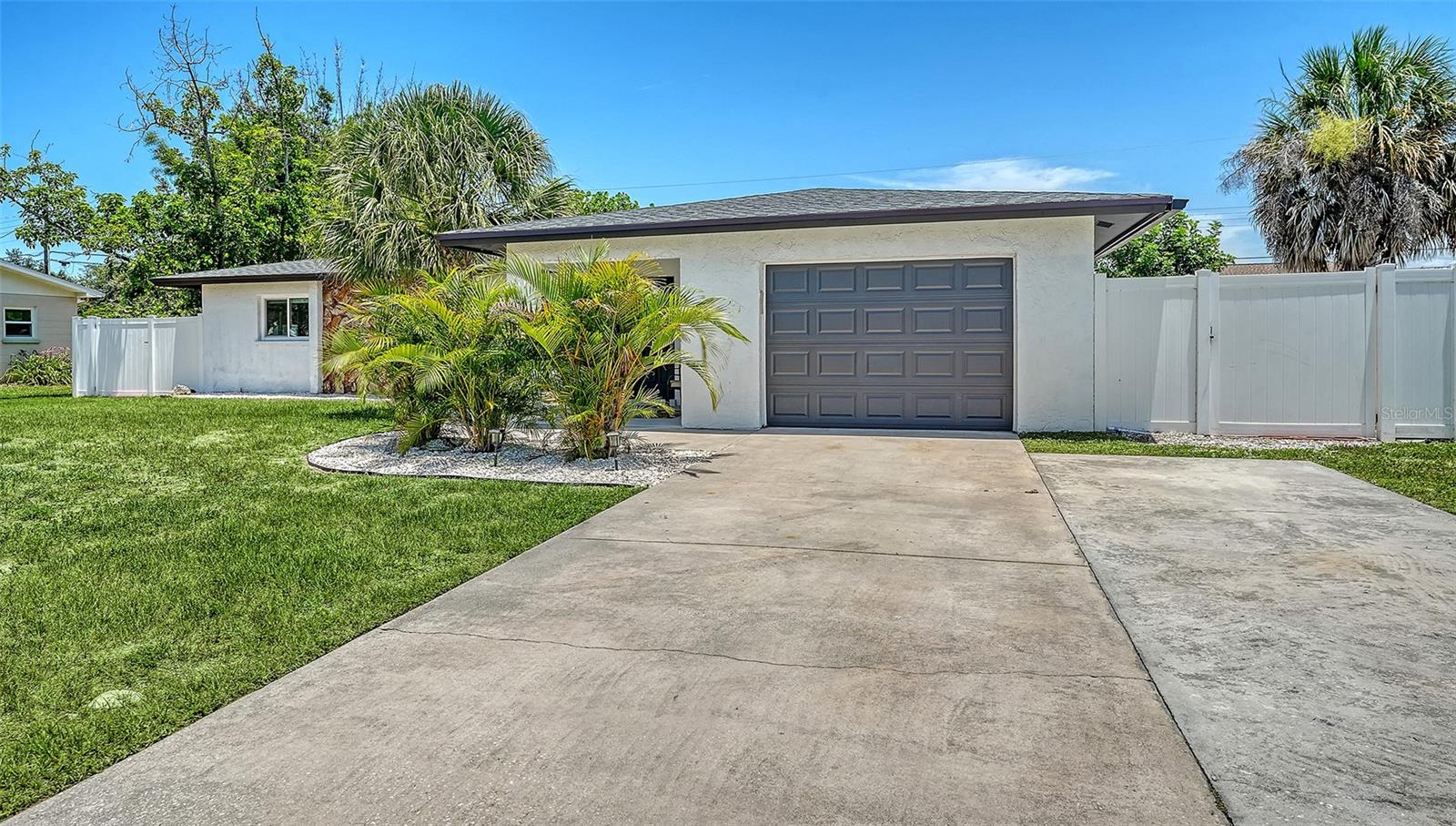 1302 MANGO AVE — photo 5