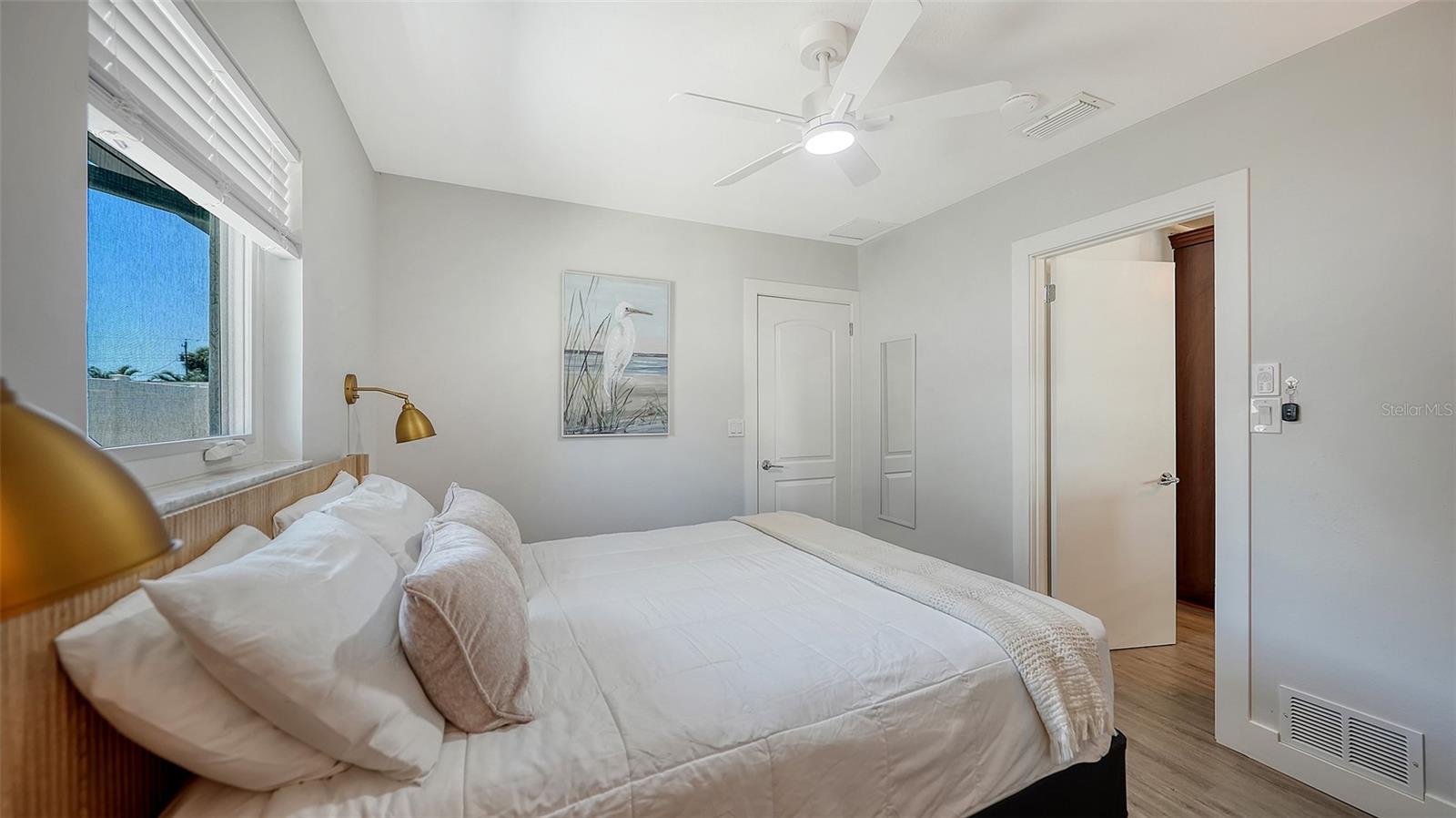 1302 MANGO AVE — photo 26