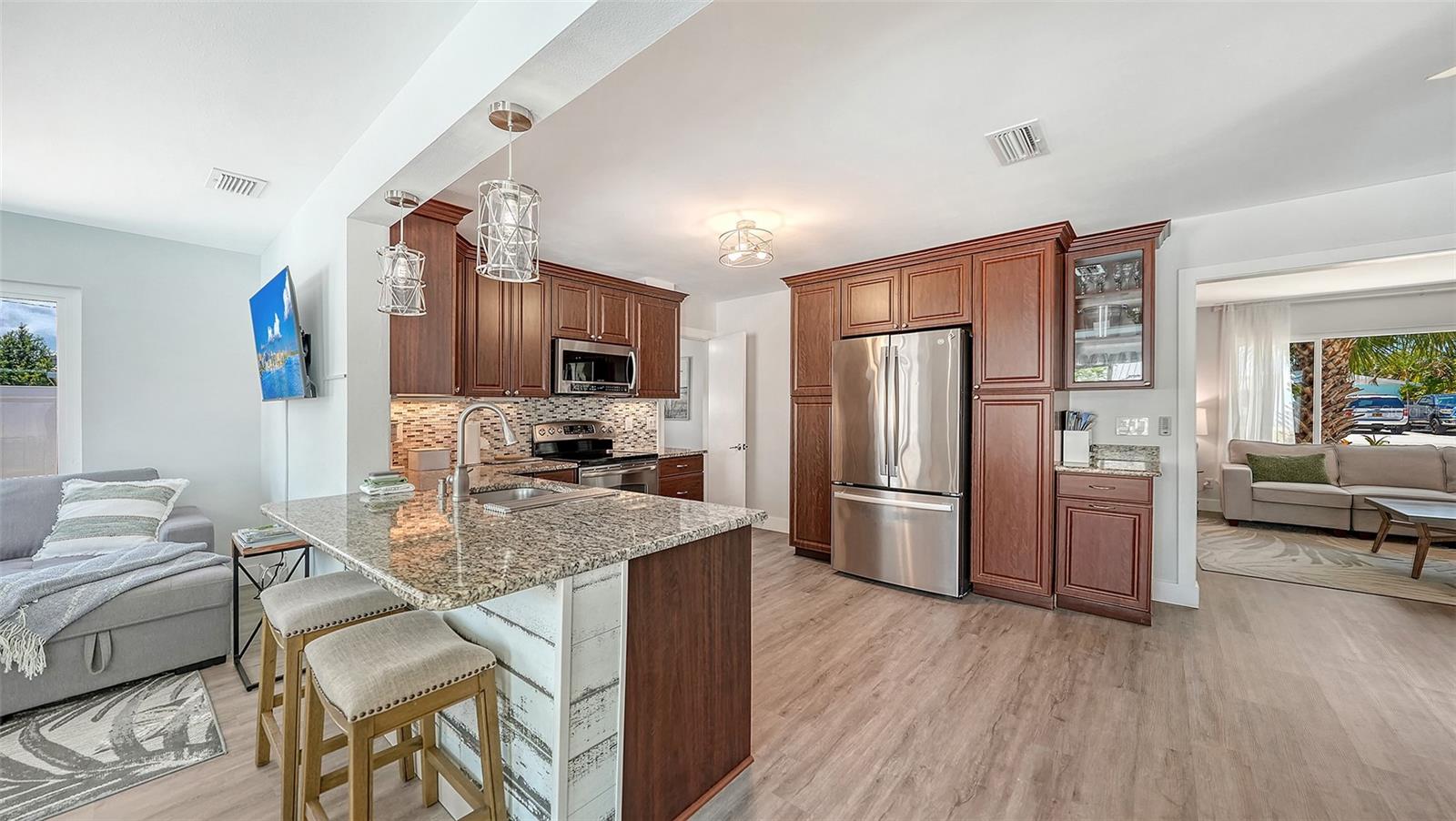 1302 MANGO AVE — photo 15