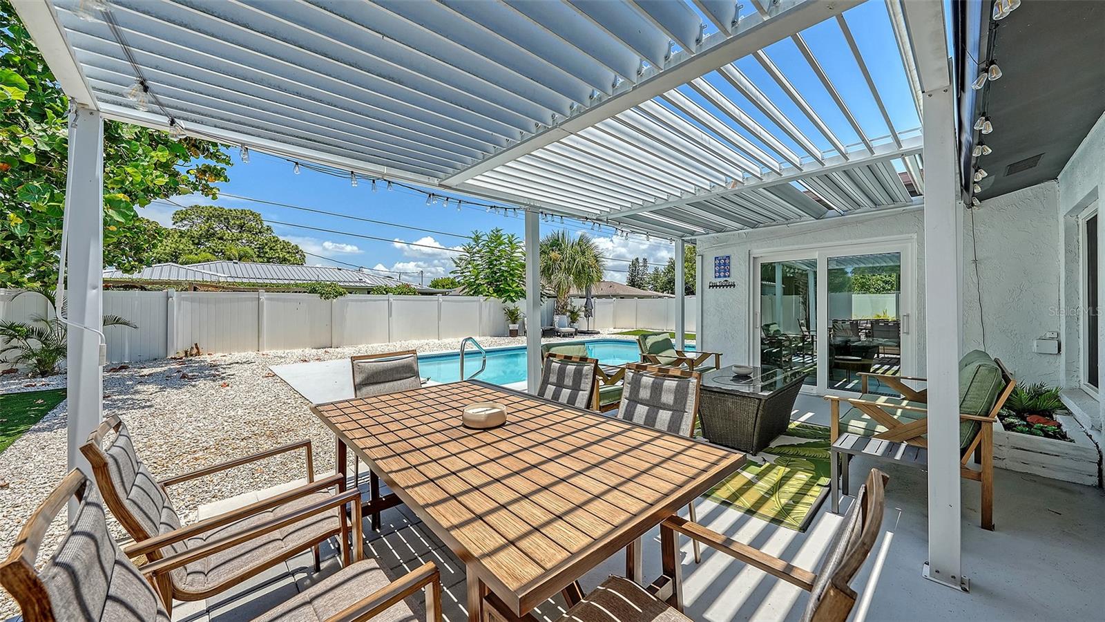 1302 MANGO AVE — photo 42