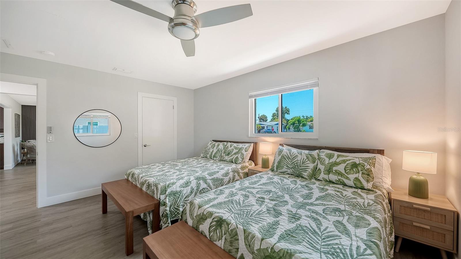 1302 MANGO AVE — photo 36