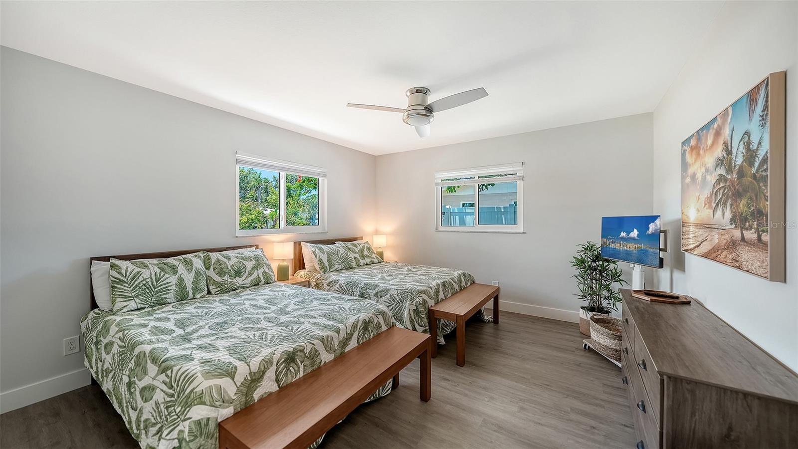 1302 MANGO AVE — photo 35