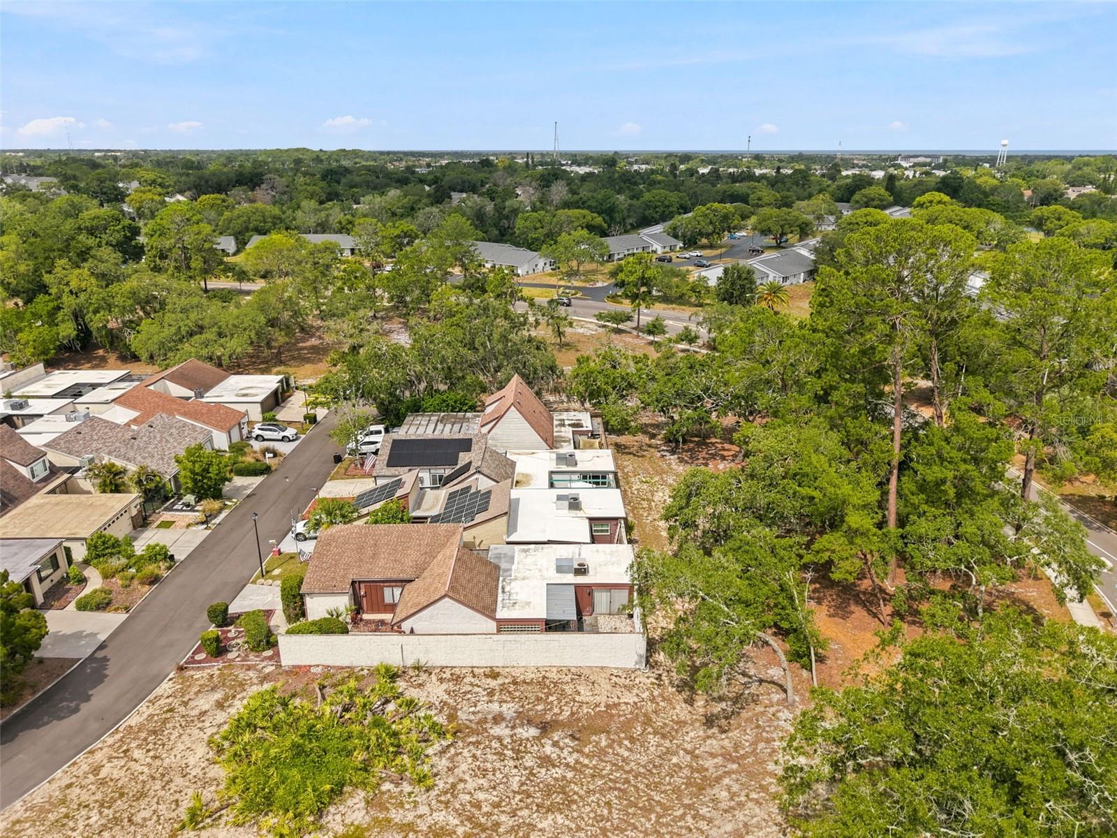 7835 FOX DEN ROW — photo 32