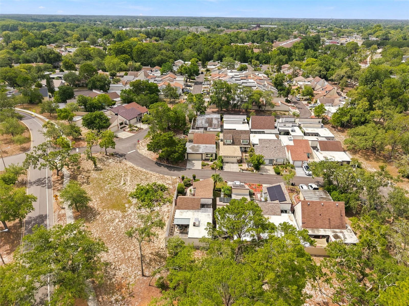 7835 FOX DEN ROW — photo 34