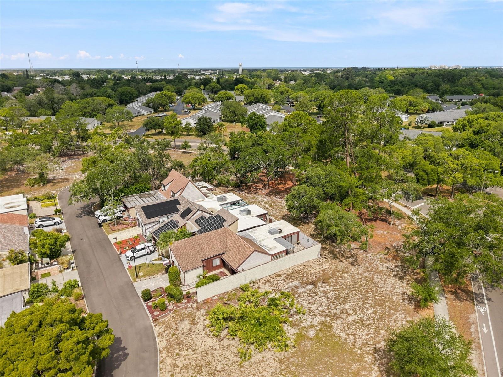 7835 FOX DEN ROW — photo 31