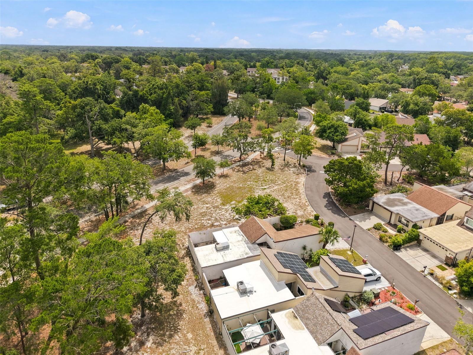7835 FOX DEN ROW — photo 35
