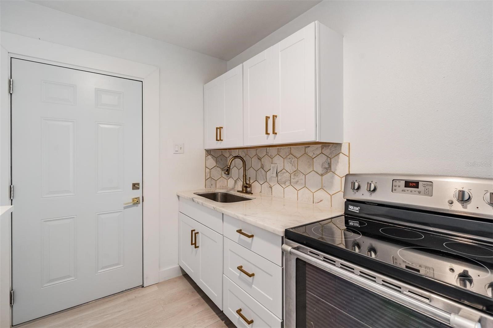 14060 MIRAMAR AVE — photo 28