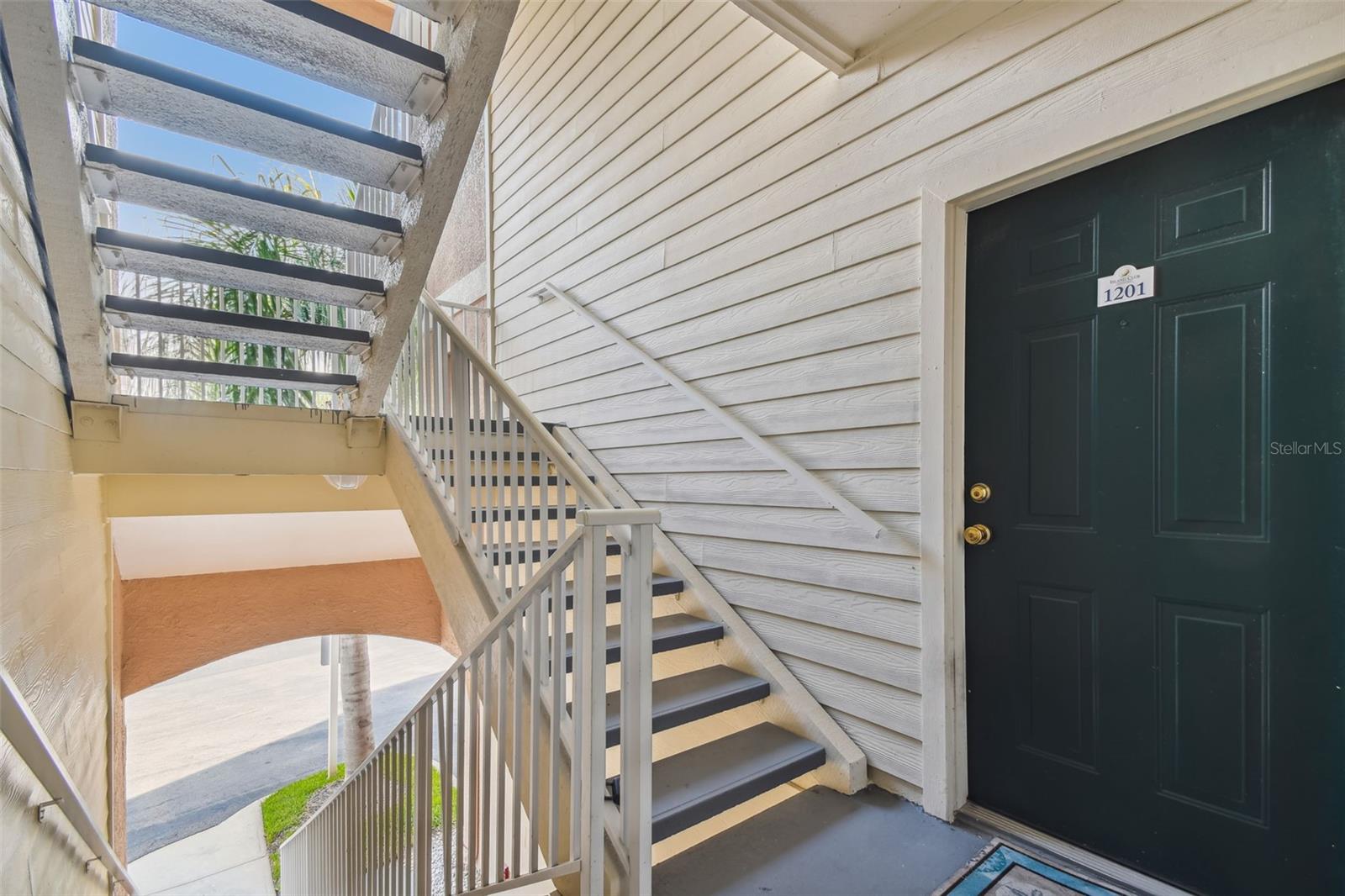 1201 BAY CLUB CIR — photo 4