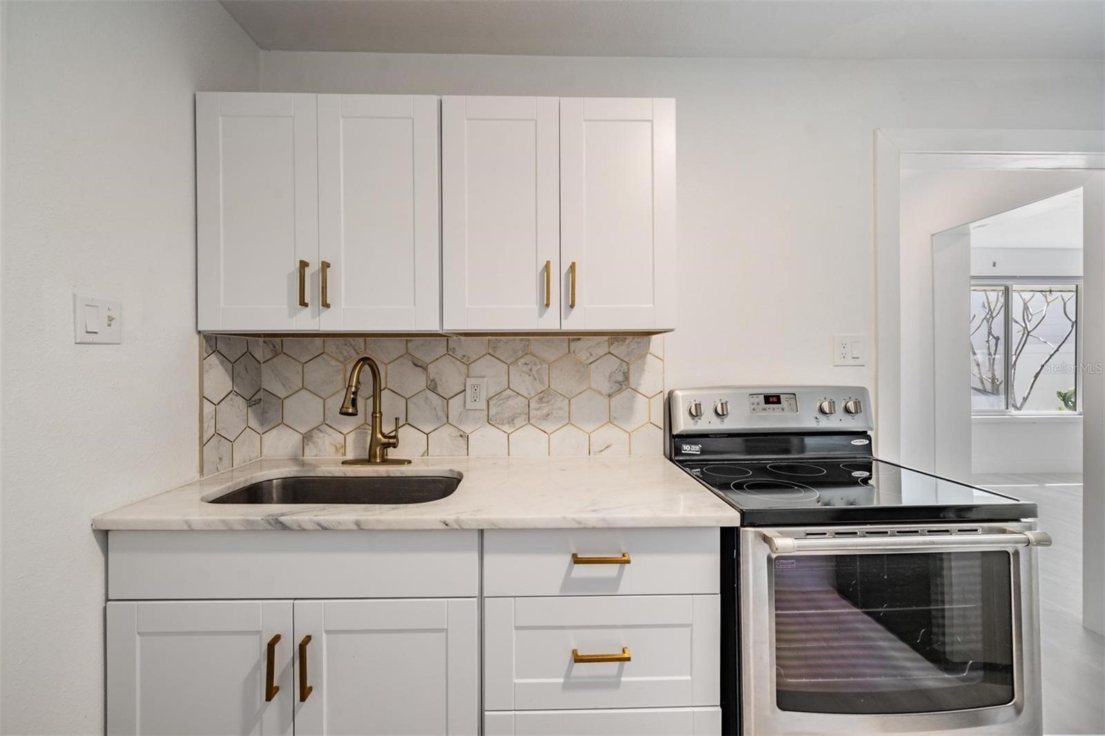 14060 MIRAMAR AVE — photo 32