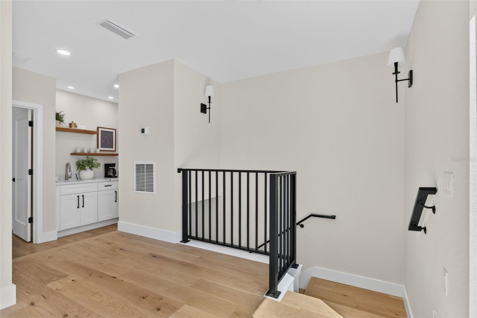 310 PARK ST N — photo 49