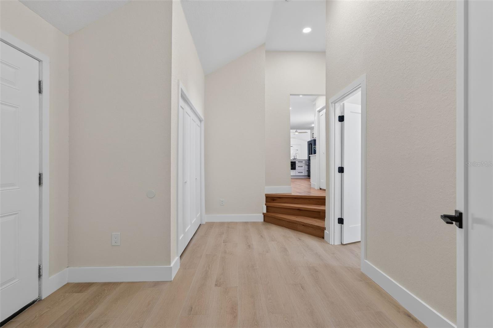 310 PARK ST N — photo 42
