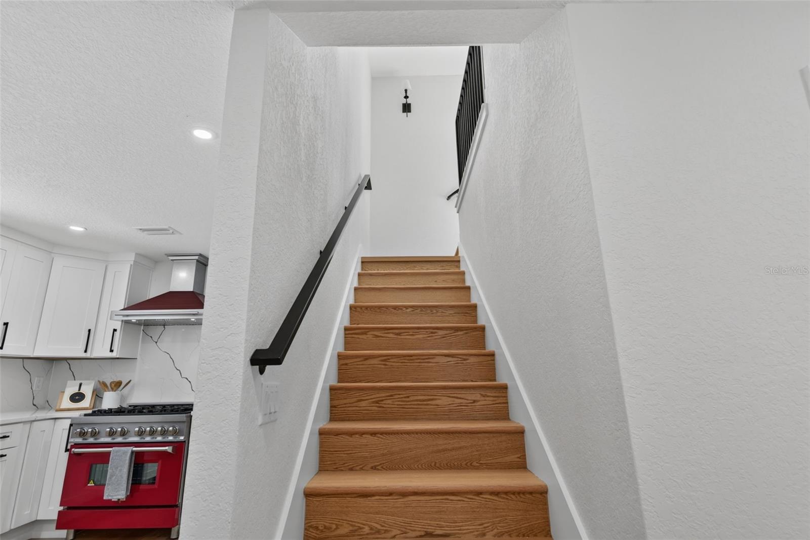 310 PARK ST N — photo 48