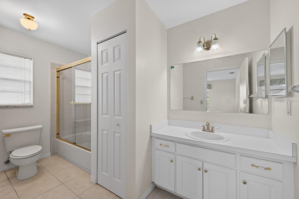 106 SILVERBELL CT — photo 35