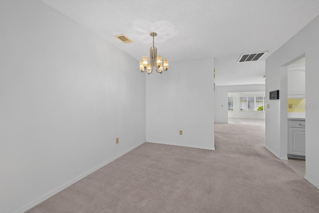 106 SILVERBELL CT — photo 9