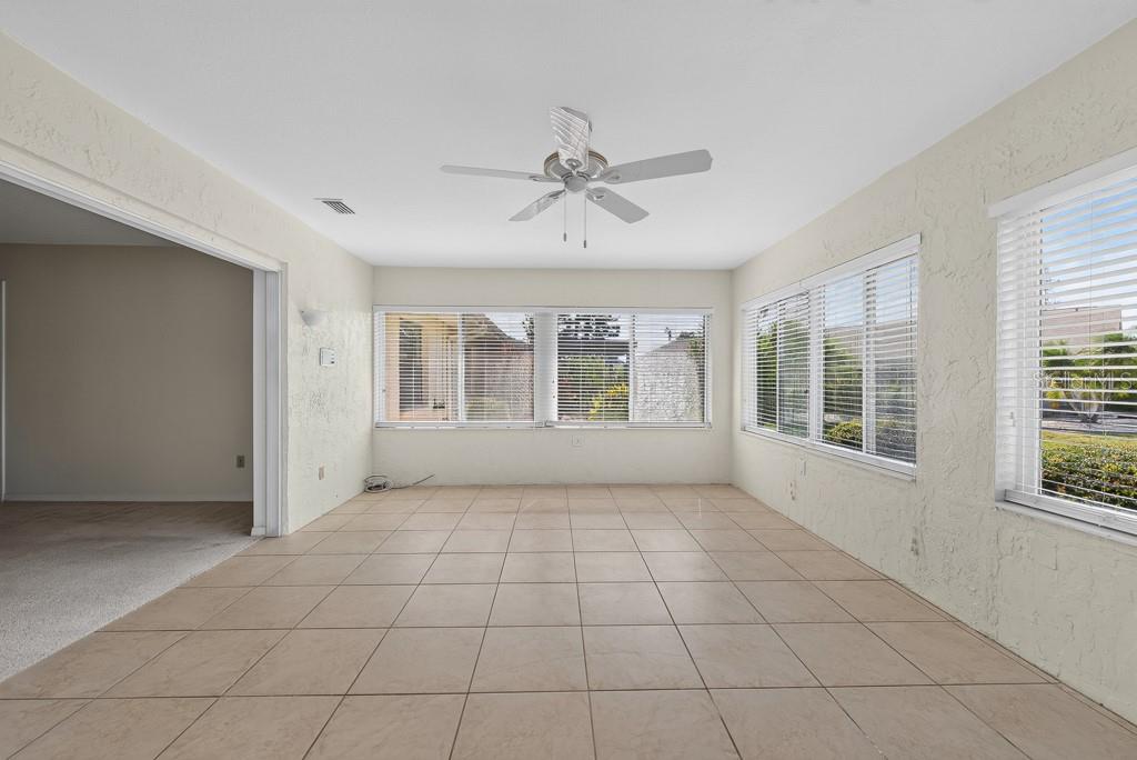 106 SILVERBELL CT — photo 27