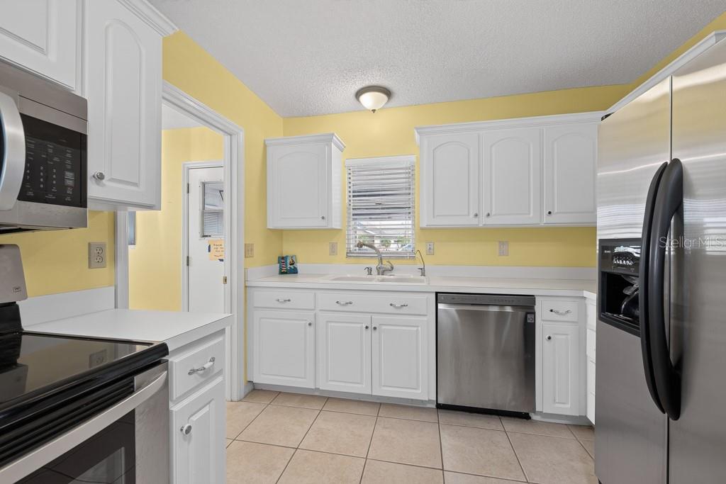 106 SILVERBELL CT — photo 18