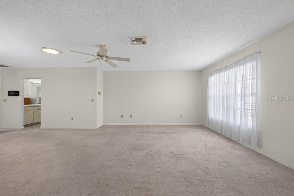 106 SILVERBELL CT — photo 4