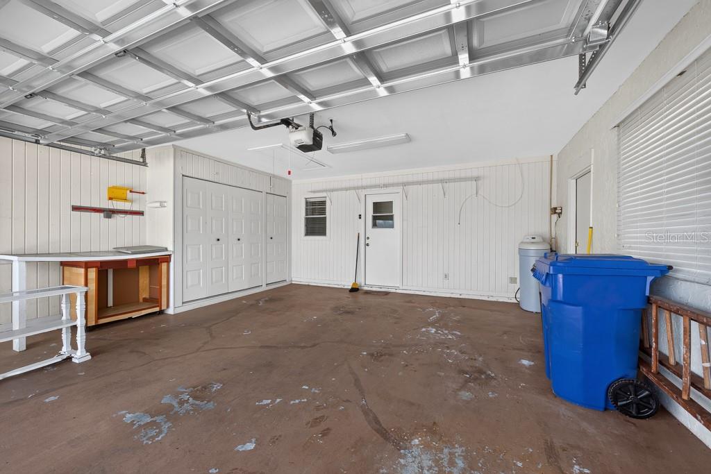 106 SILVERBELL CT — photo 37