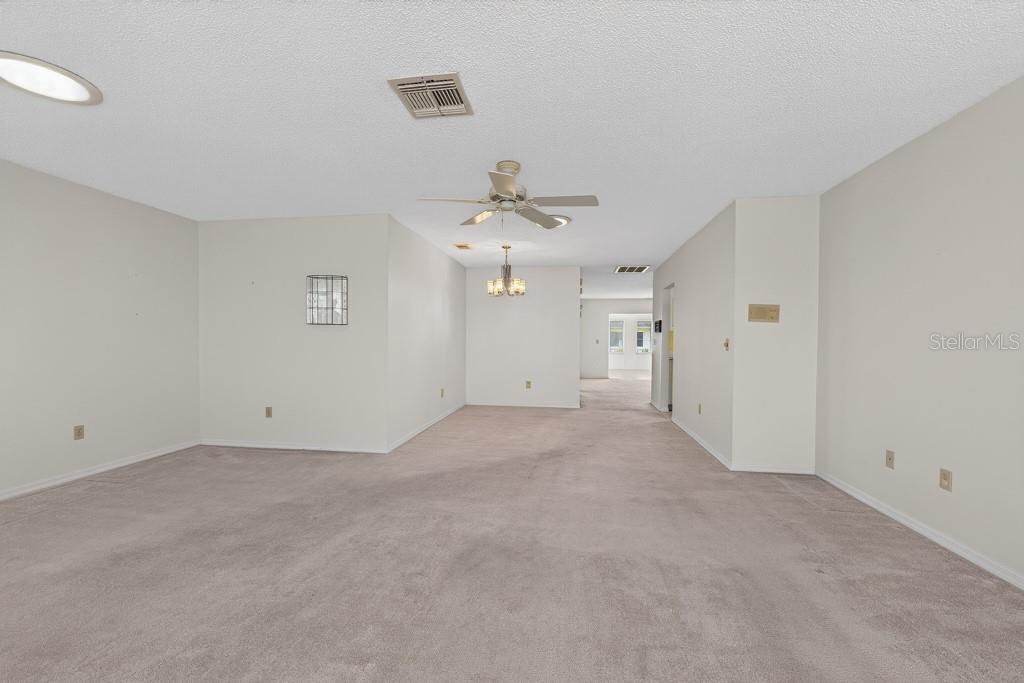 106 SILVERBELL CT — photo 8