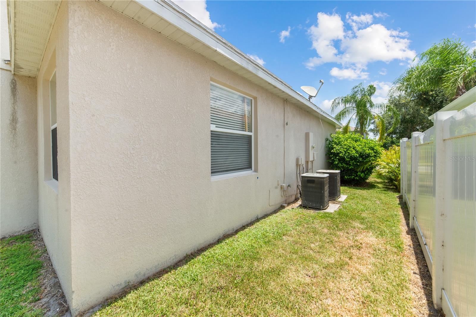 6110 39TH CT E — photo 52
