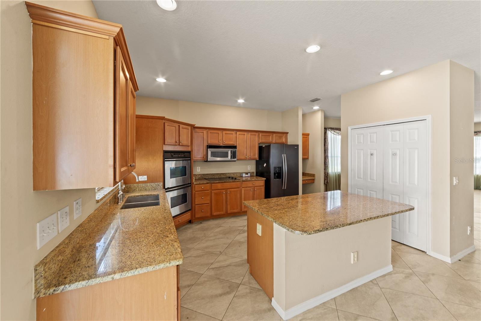 6110 39TH CT E — photo 8