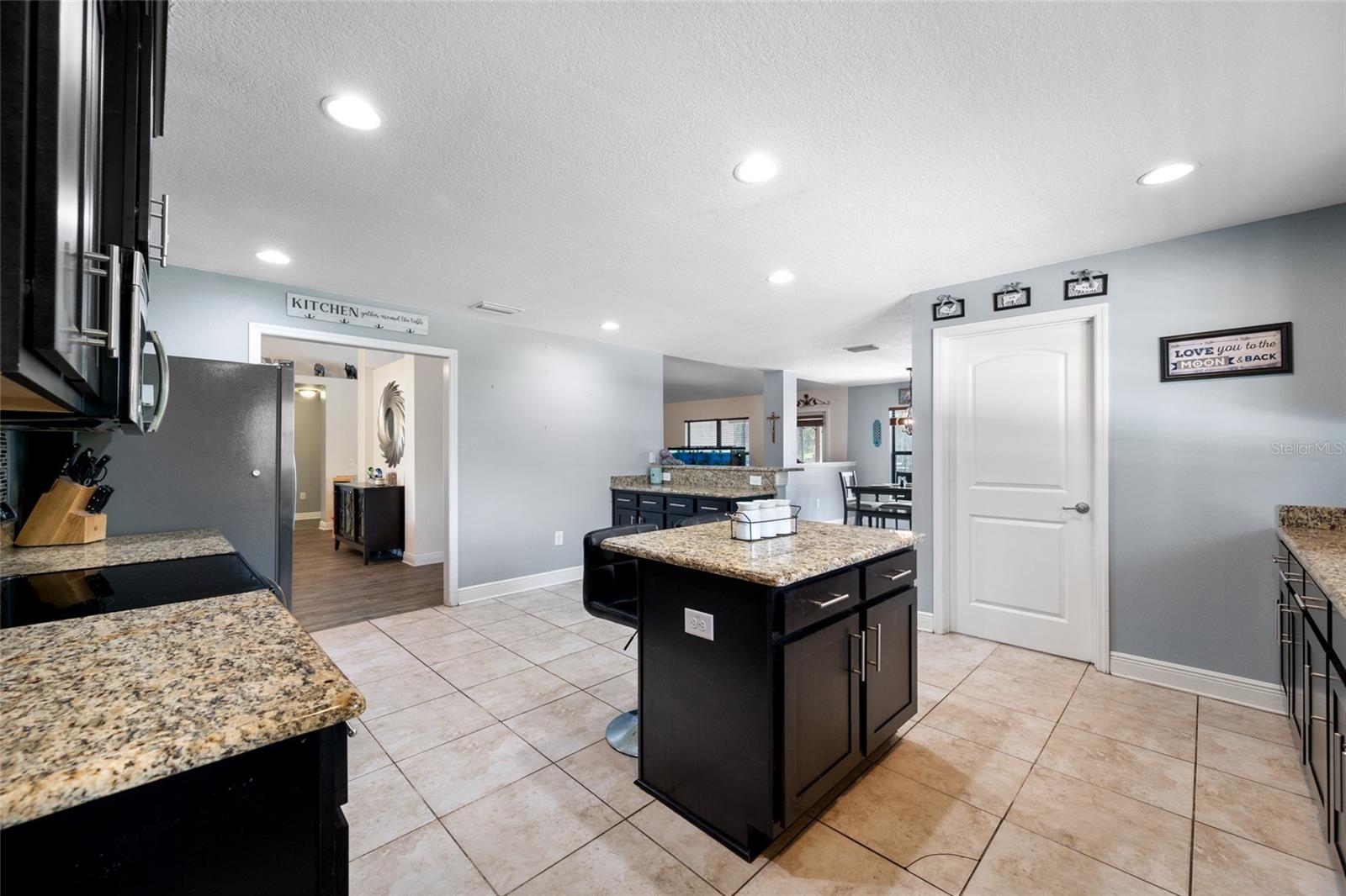 14311 HILL COUNTRY LN — photo 23