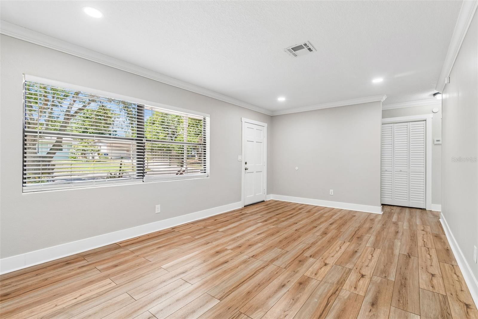1555 MAGNOLIA DR — photo 8