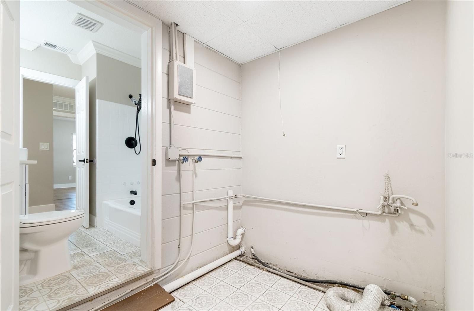 1555 MAGNOLIA DR — photo 41