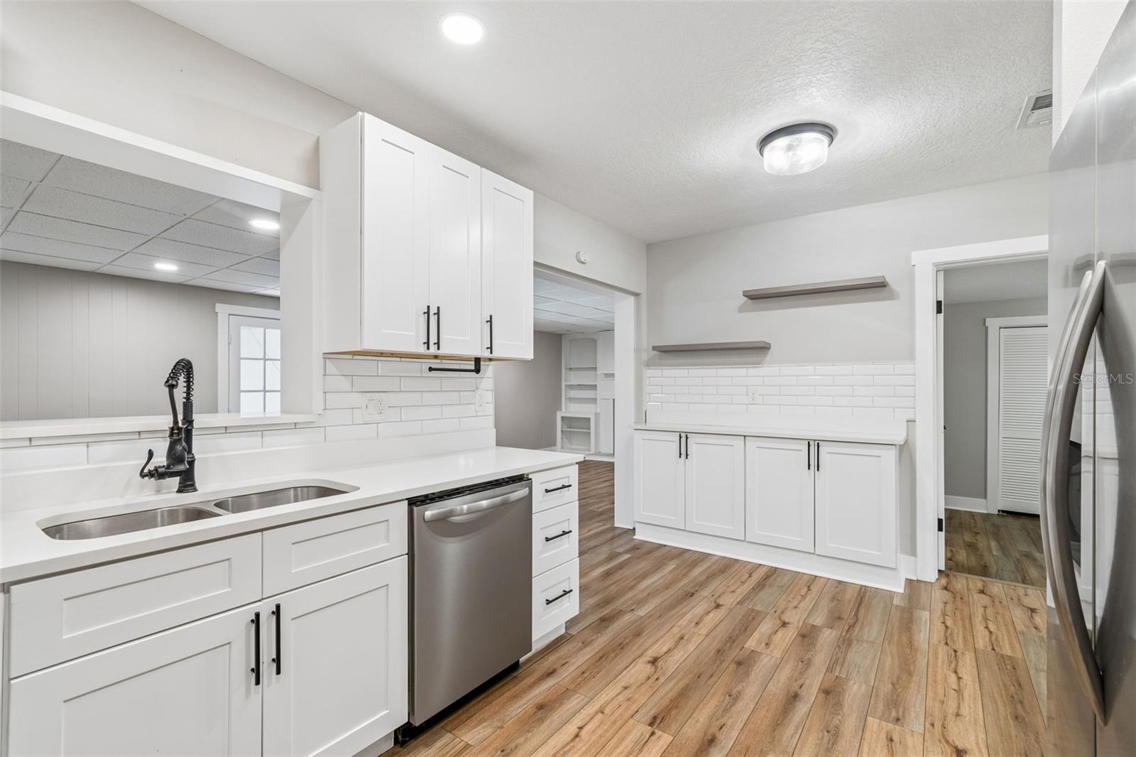 1555 MAGNOLIA DR — photo 15