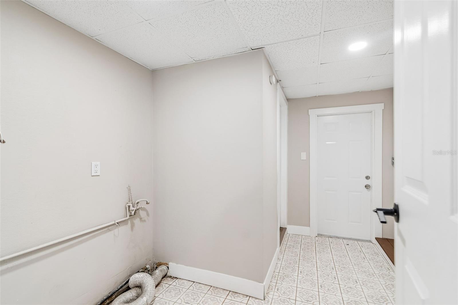 1555 MAGNOLIA DR — photo 40