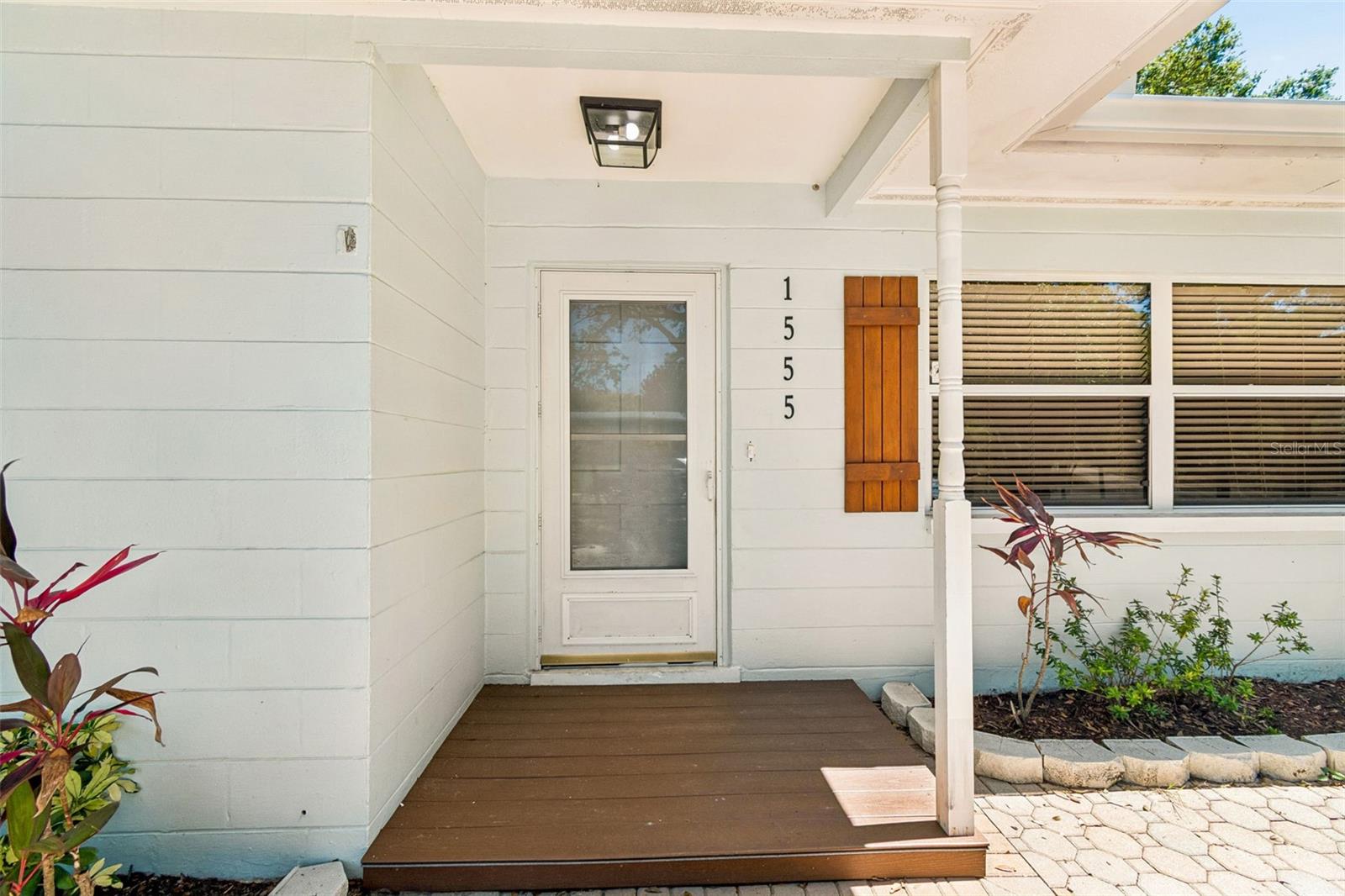 1555 MAGNOLIA DR — photo 3