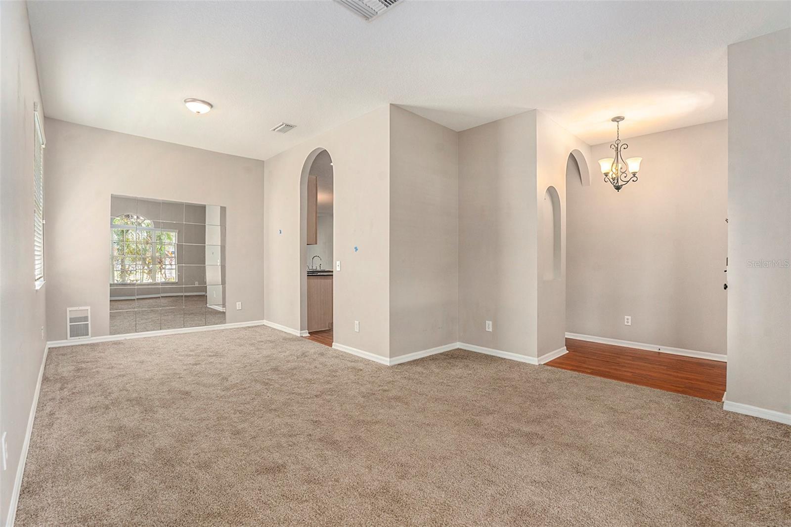 3219 GIANNA WAY — photo 9