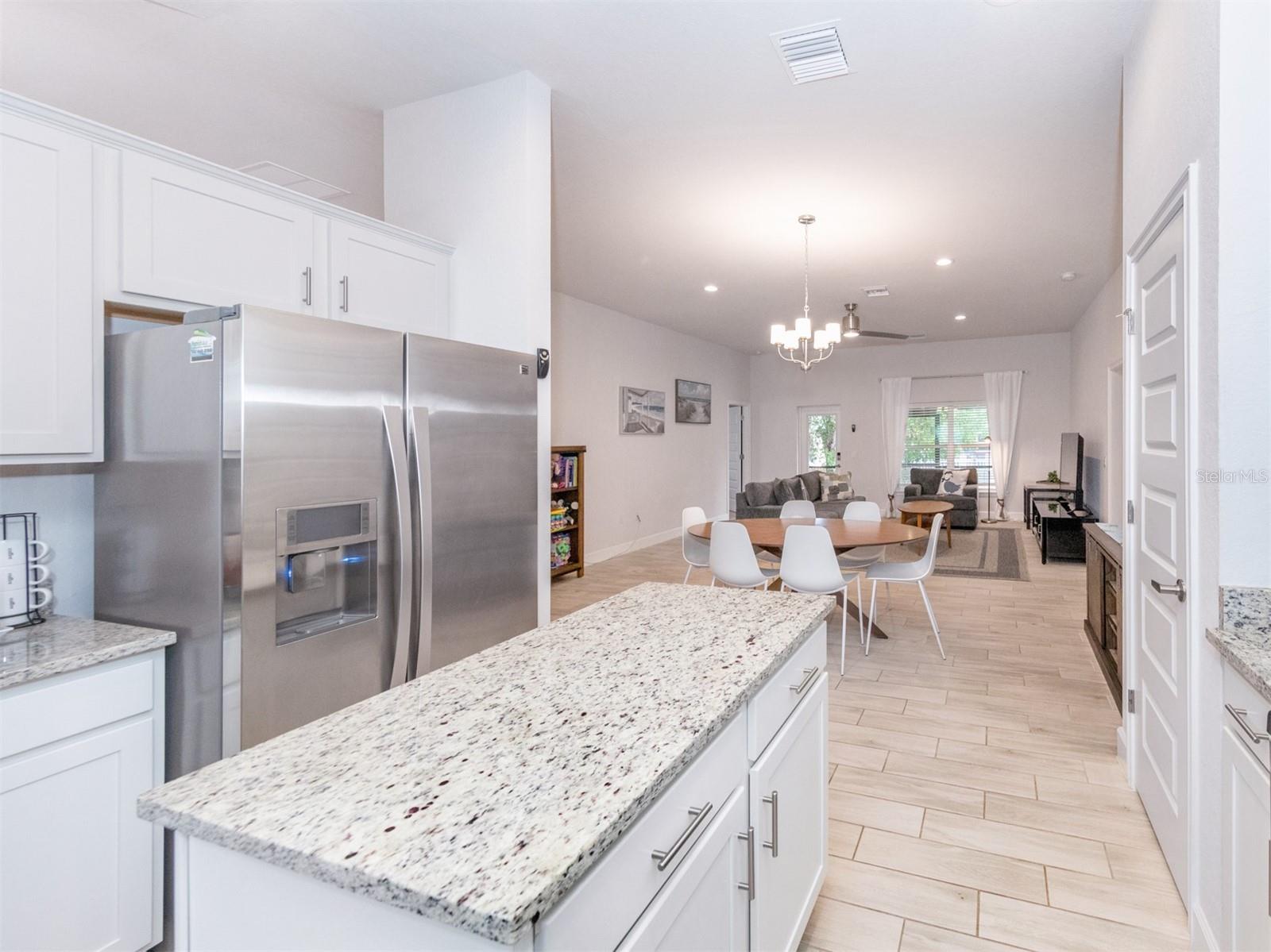 886 EUCLID RD — photo 16