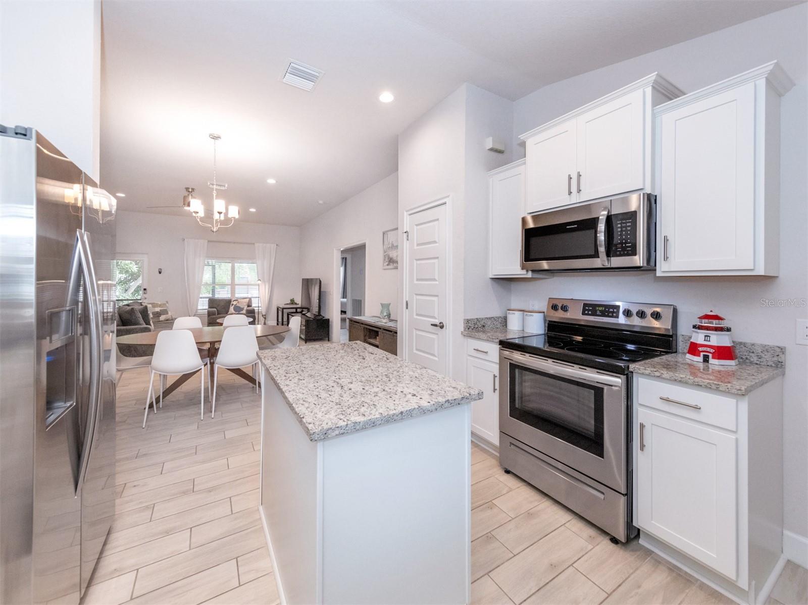 886 EUCLID RD — photo 19