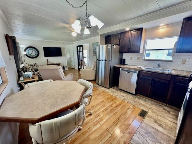 10818 FREEDOM DR — photo 9