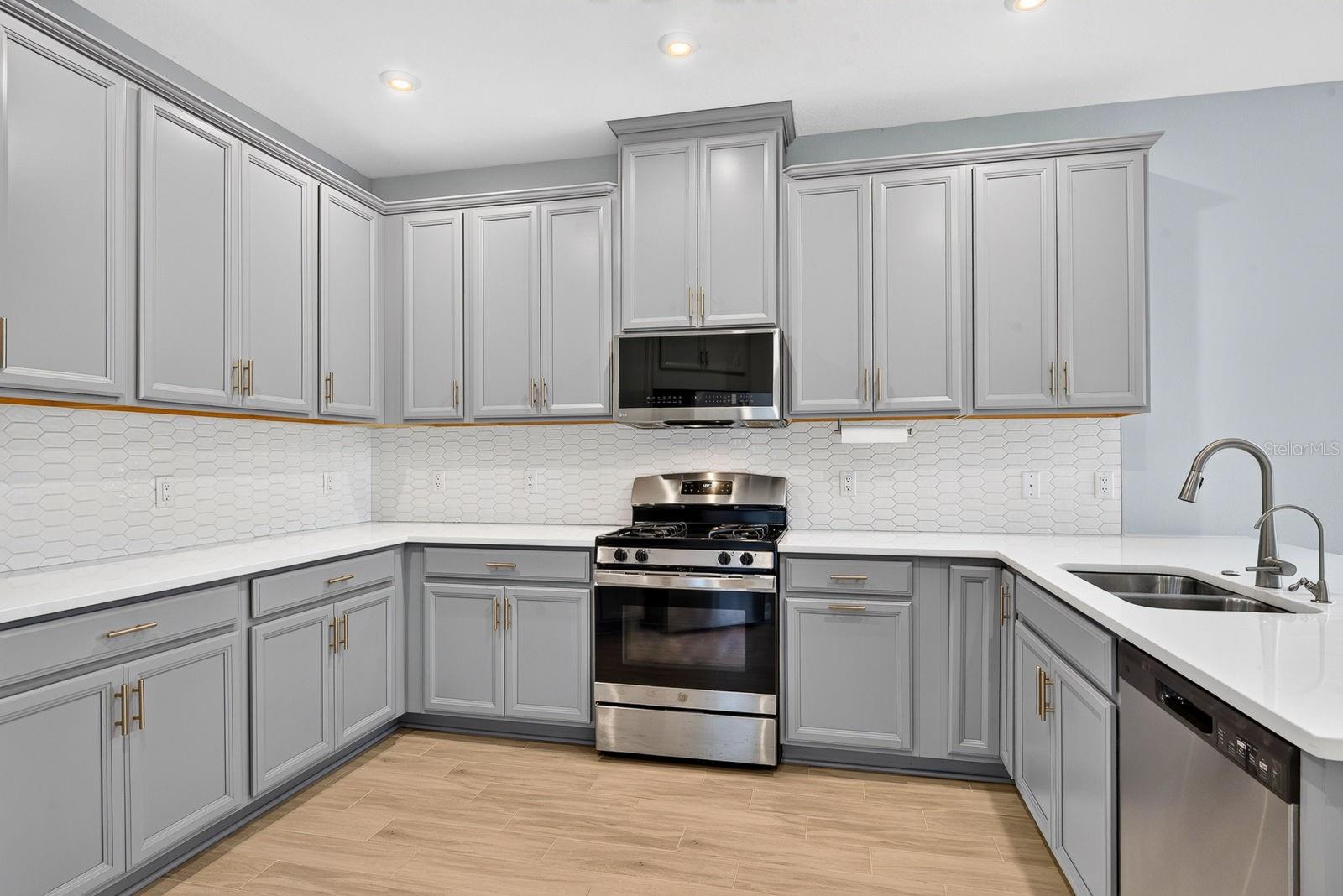 16443 PAYNES MILL DR — photo 10