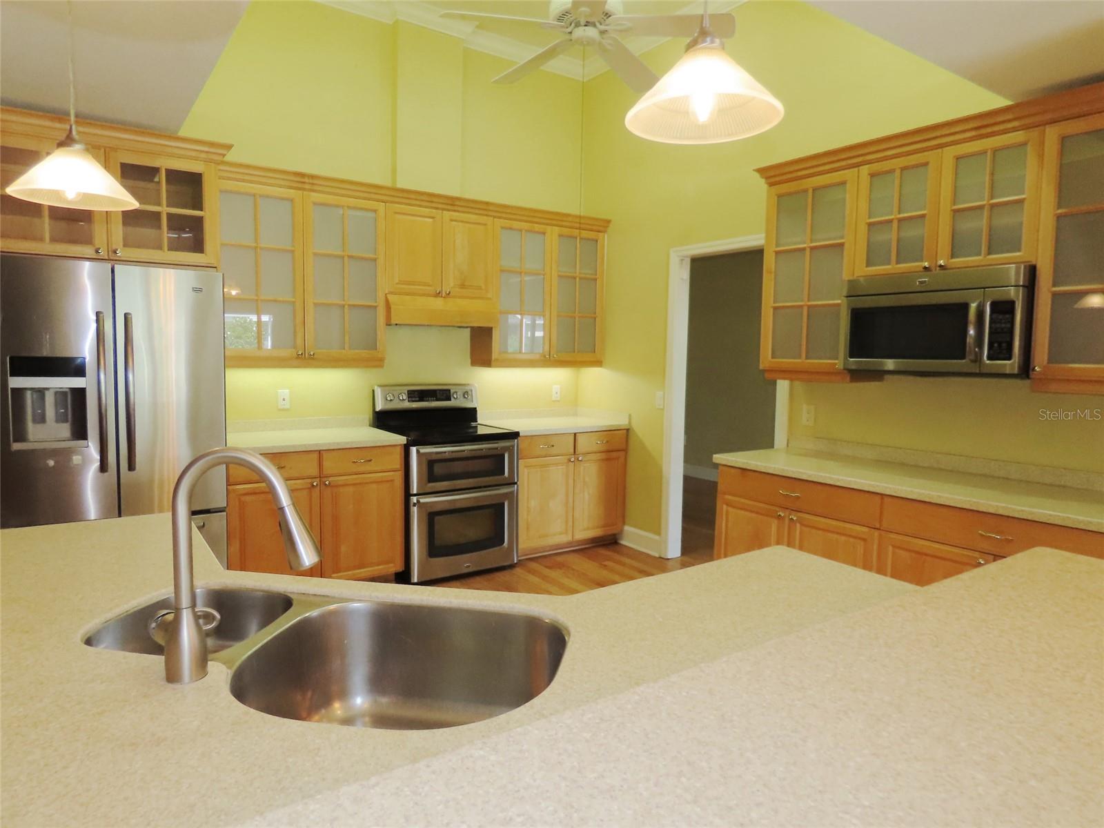 7555 PINE VALLEY LN — photo 5