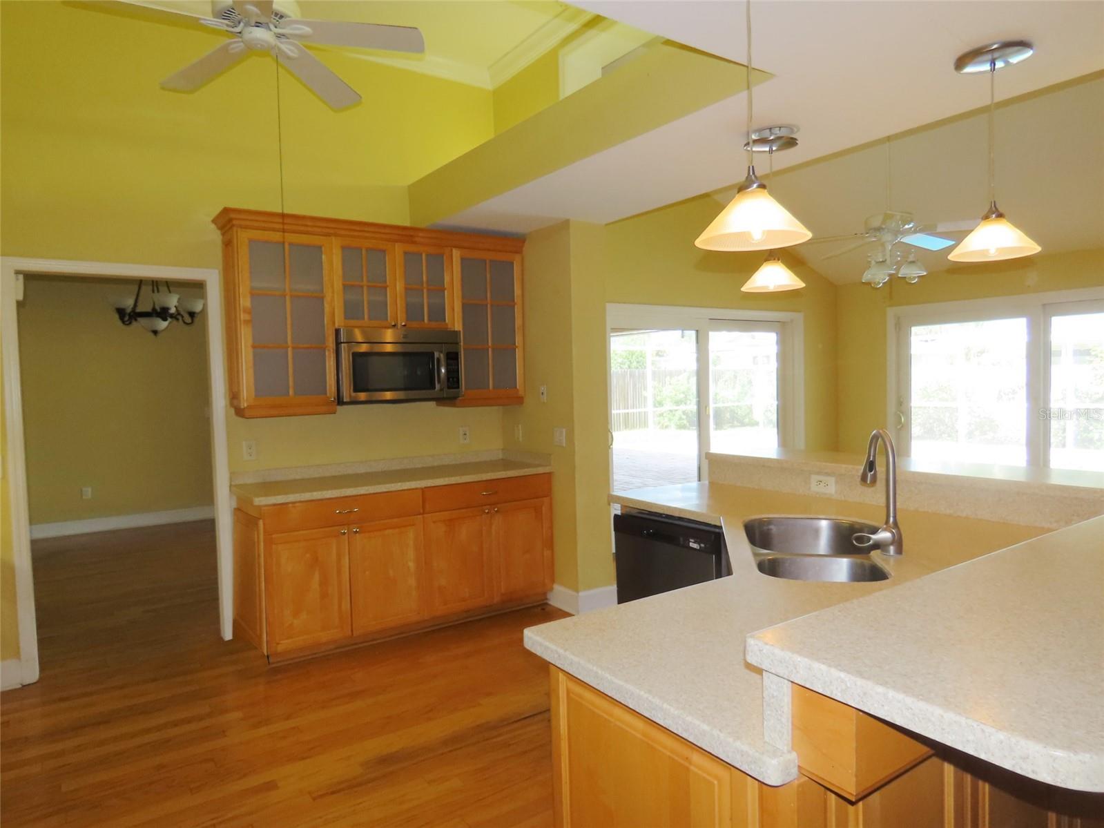 7555 PINE VALLEY LN — photo 3