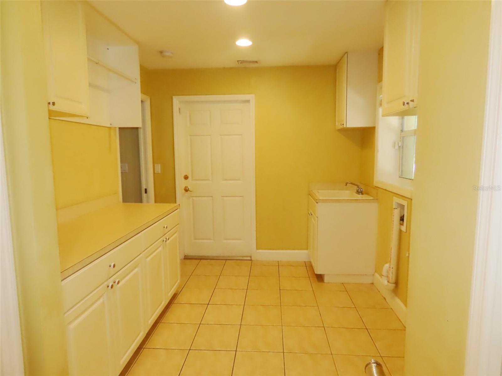 7555 PINE VALLEY LN — photo 38
