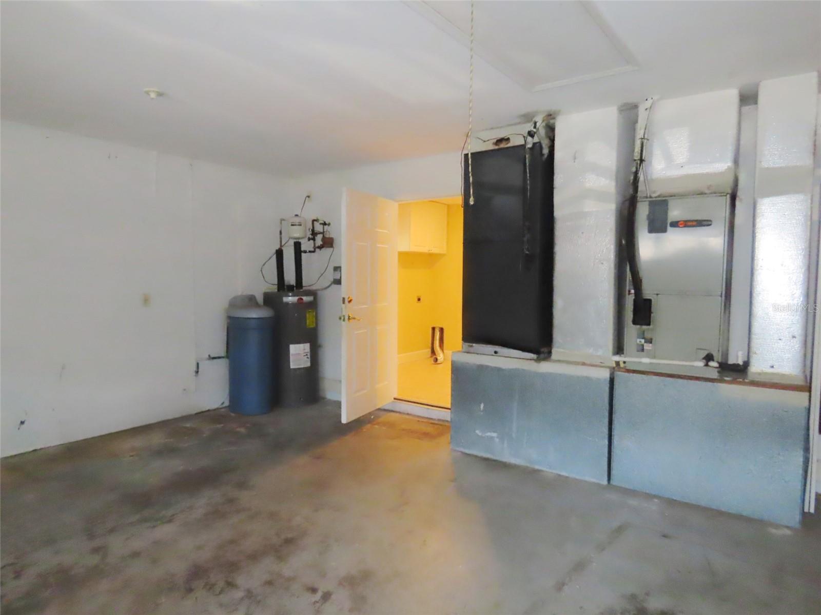 7555 PINE VALLEY LN — photo 44