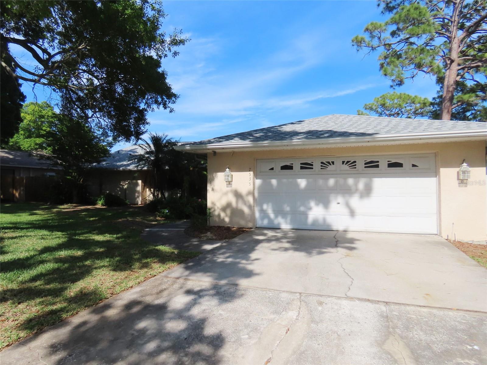 7555 PINE VALLEY LN — photo 2