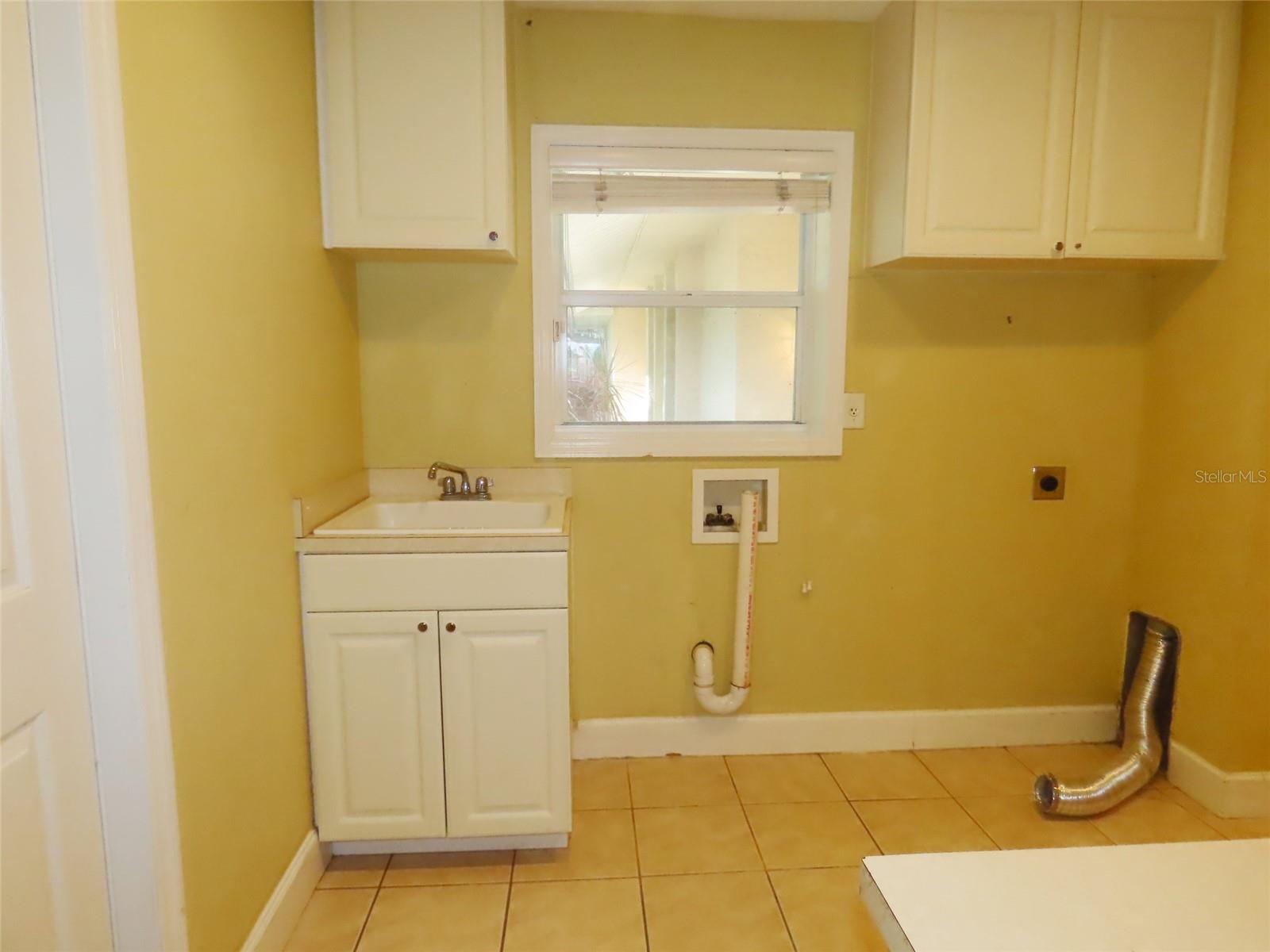 7555 PINE VALLEY LN — photo 40