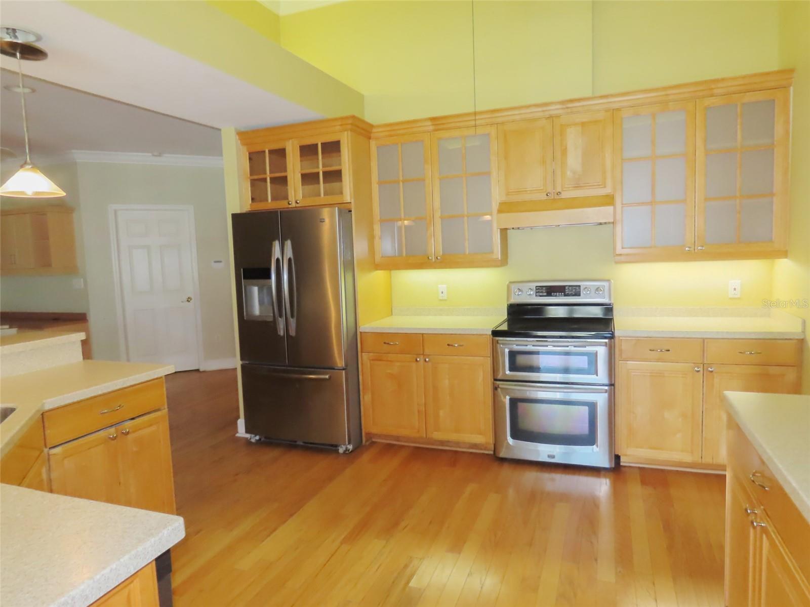 7555 PINE VALLEY LN — photo 4