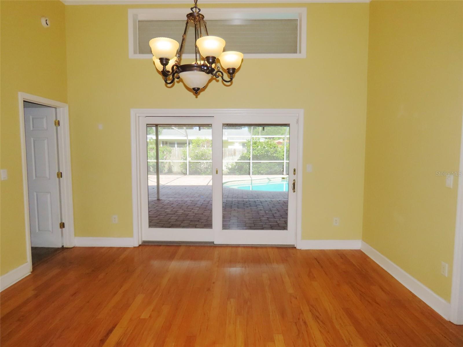 7555 PINE VALLEY LN — photo 10