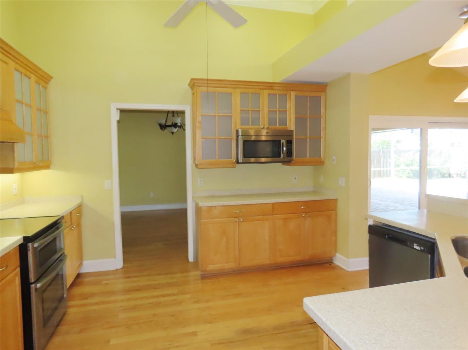 7555 PINE VALLEY LN — photo 6
